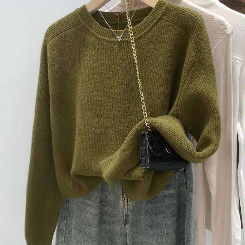 Chic Feminine Cotton Blend Tunic Sweatshirt with Comfortable A-line Silhouette Suitable For Cooler Months