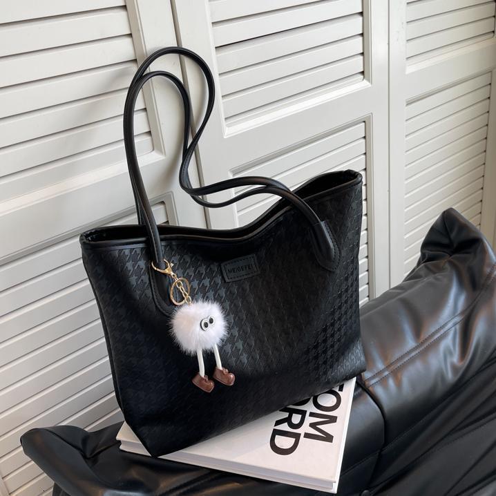 Free shipping designer Work Bag Women Bag Large Capacity 2025 New Casual Versatile Shoulder Bag Fashionable Textured Tote Bag