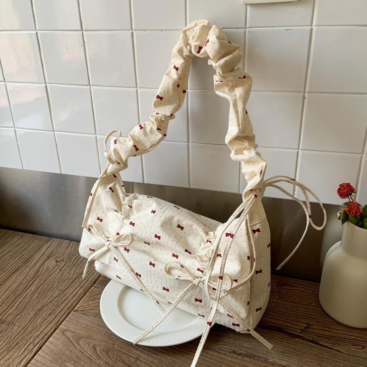 Free shipping designer Bag Wrinkled Canvas Bag Large Capacity 2025 New Underarm Bag Versatile Casual Shoulder Bag Commuter Bag Handbag Women Bag