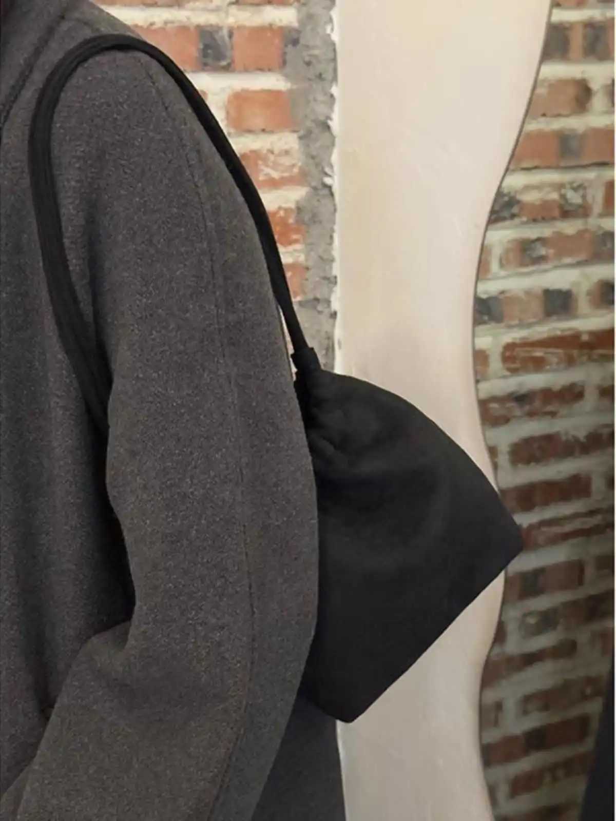 Wen Red Suede Drawstring Bucket Bag New Style Korean Simple Versatile Commuter Single Shoulder Crossbody Bag Solid Color B250618
