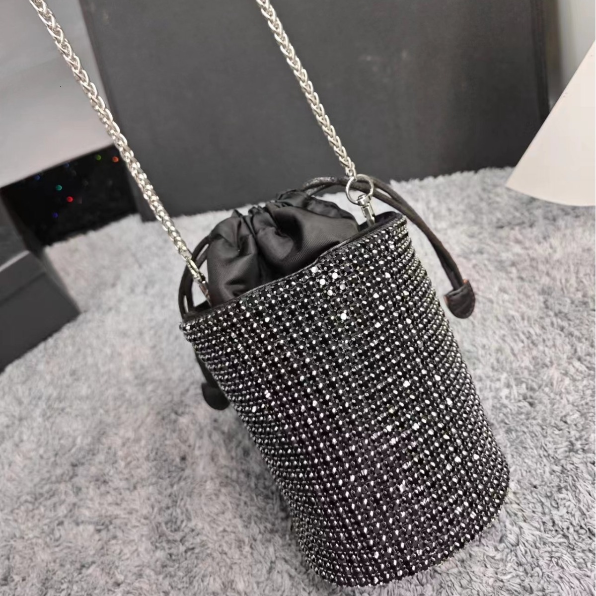 High Quality New Style Super Rhinestone Bag Handbag Design Sense Evening Bag Niche Light Crossbody Bag Women Small Tote Diamond Bag New Free Delivery 