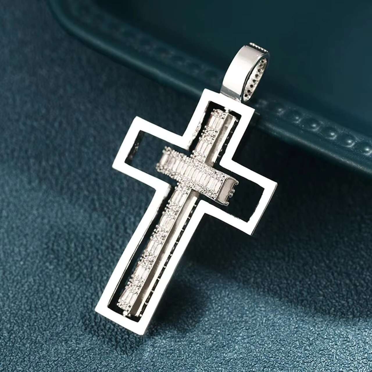 Stylish Mens Rotatable Baguette Stone Reversible Unique Hip Hop Cross Pendant New Arrival Mens Moissanite Pendants Charms