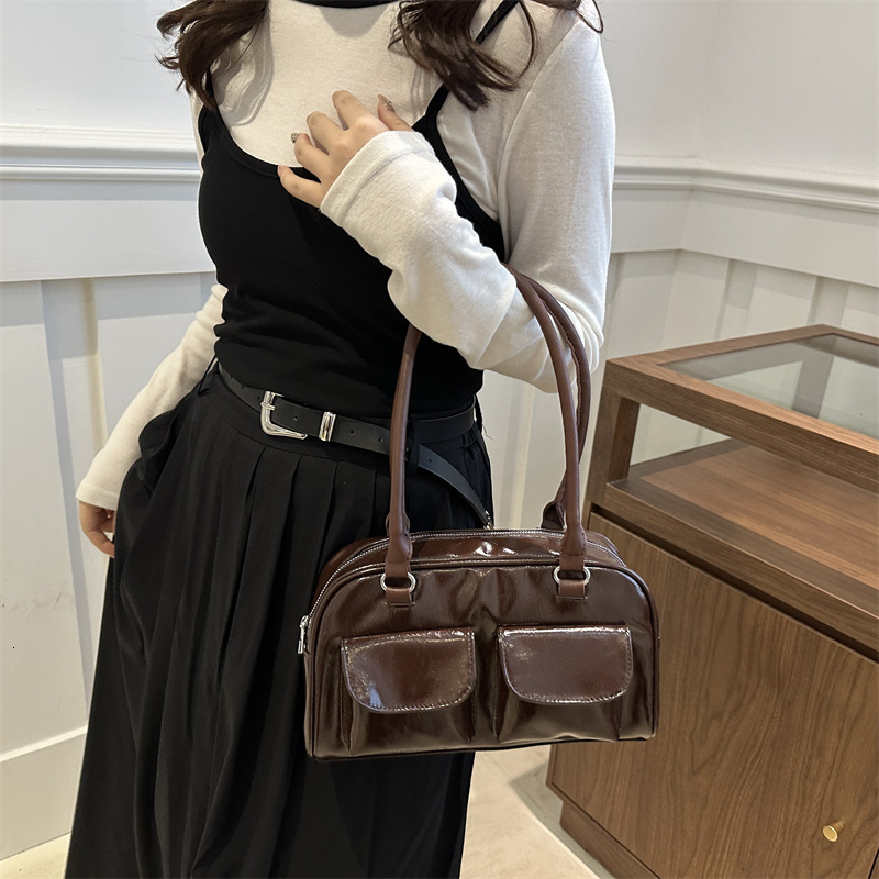 Free Delivery Of 2025 New Designer Bags Fashionable And Casual High-quality Shopping Bags Large Capacity Women's Commuting Handbags Retro Armpit 