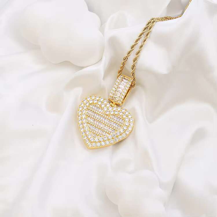 Fashion Baguette Moissanite Pendant S925 Silver Gold Plated Moissanite Hip Hop Heart Picture Pendant Fine Jewelry