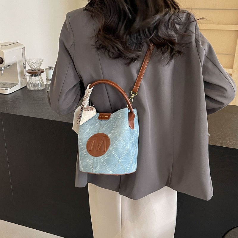 Free shipping designer Handbag Tote Bag Women Bag Spring Summer New Versatile Denim Bucket Bag Niche Texture Crossbody Bag
