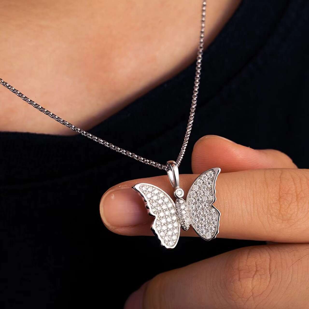 Luxury Womens 925 Iced Blinged Moissanite Necklace Elegant Butterfly Pendant Solid Casual Fashion Jewelry New Design