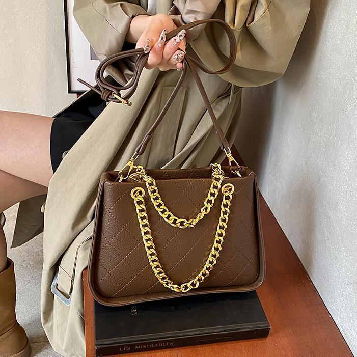 Free shipping designer Fashion Versatile Korean Style Bag for Women New Trendy Casual Small Square Bag Niche High-end Chain Bag Crossbody Bag