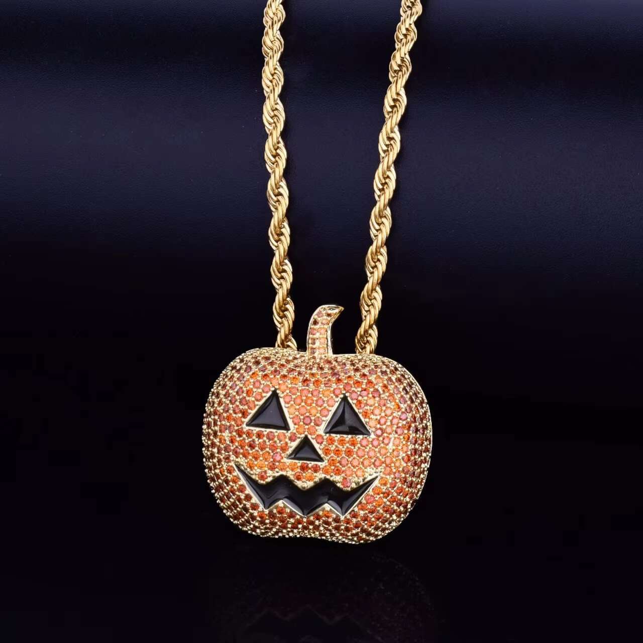 New Arrival Hip Hop Style Moissanite Necklace Halloween Pumpkin Pendant with Fancy Design