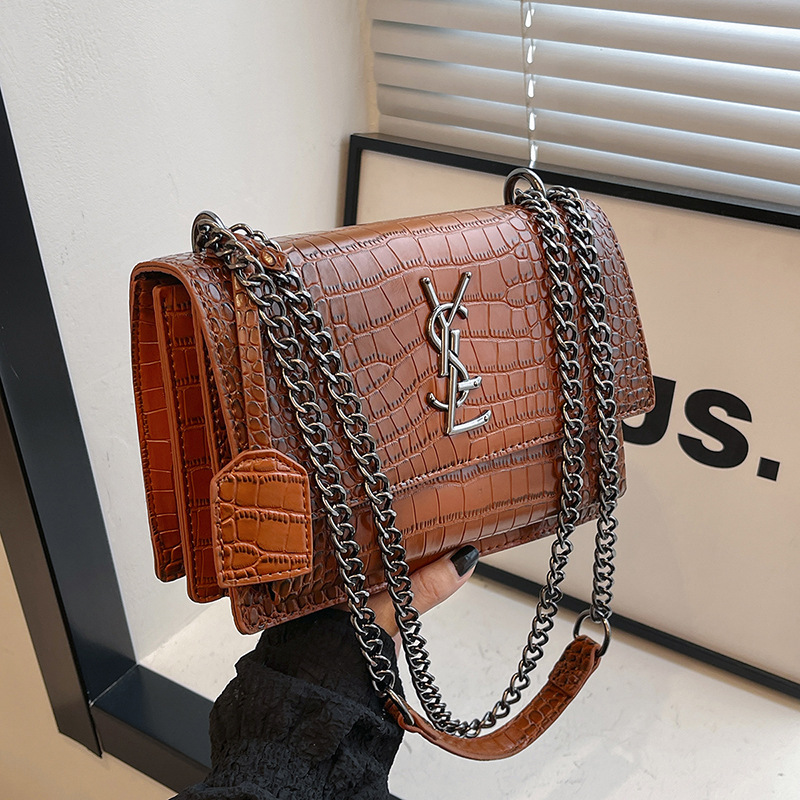 2025 Free shipping designer bags for womens Shoulder bags red green white brown black retro chain fashionable single shoulder crossbody bag