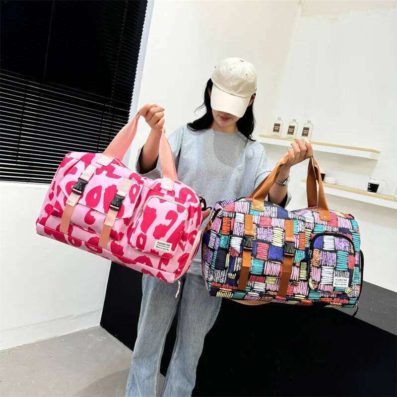 2024 New Fashion Capacity Gym Bags With Independent Shoes Warehouse Summer Outdoor Yoga Oxford Cloth Duffle Fiess Handbag