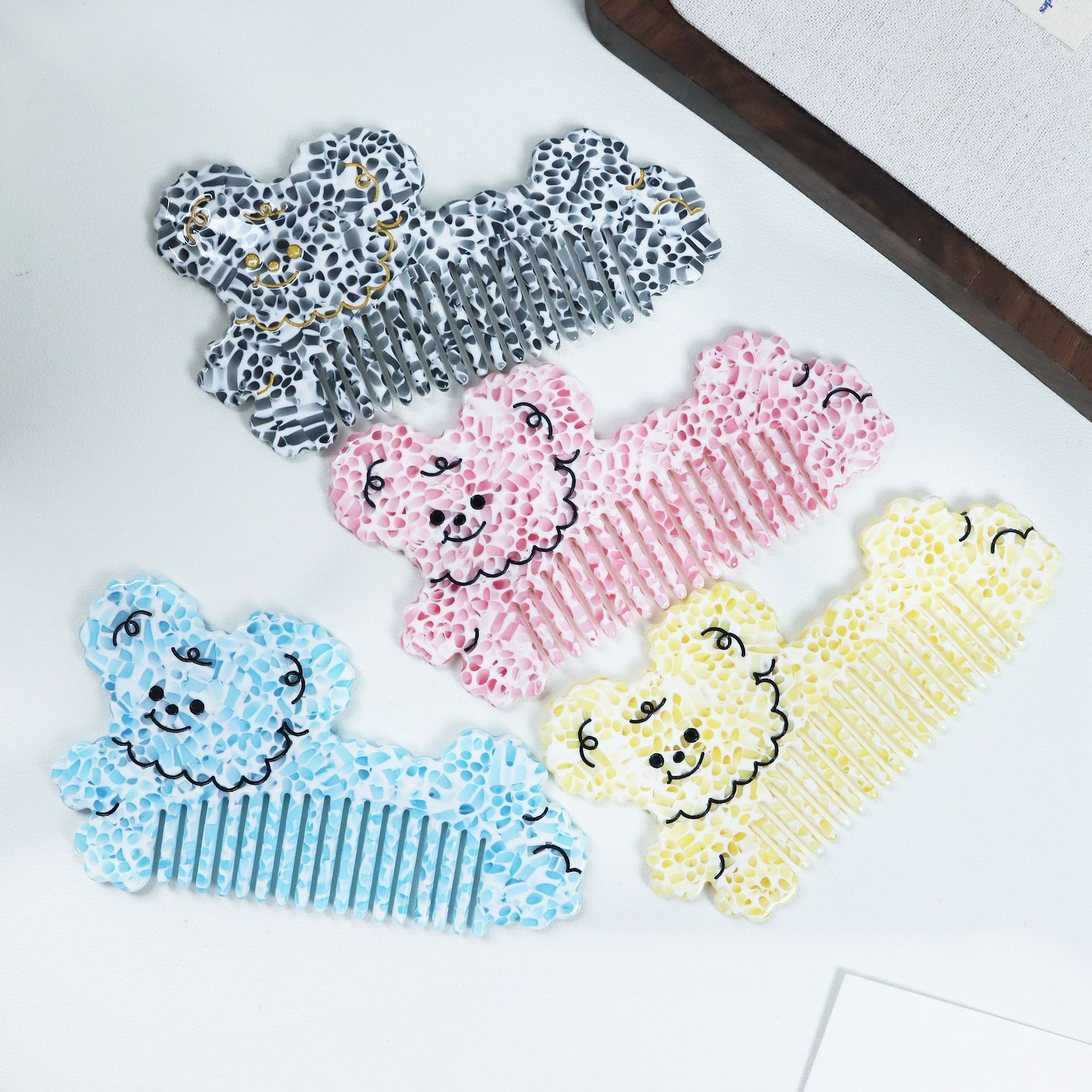 Wholesale Cute Cartoon Dog Designed Pocket Hair Comb Thickened Acetate Anti Static Hair Combs Portable Hair Tools Accessories