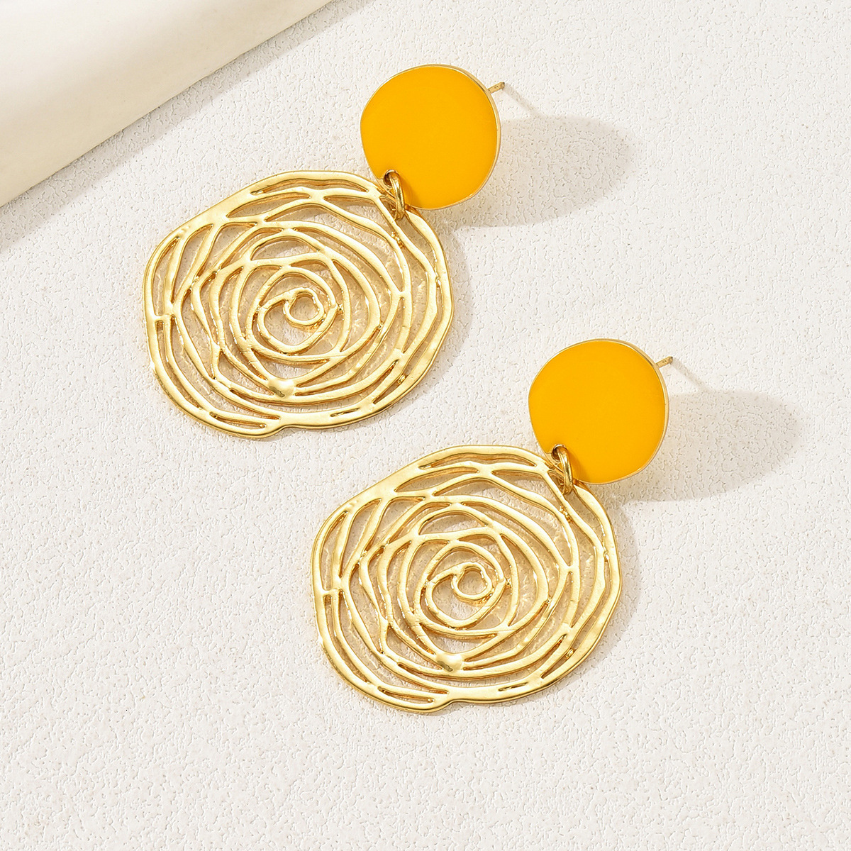 Minimalist Earrings with Unique Petal Design, Gold Color, Versatile Ins Style, Trendy Girl Earrings, Studs