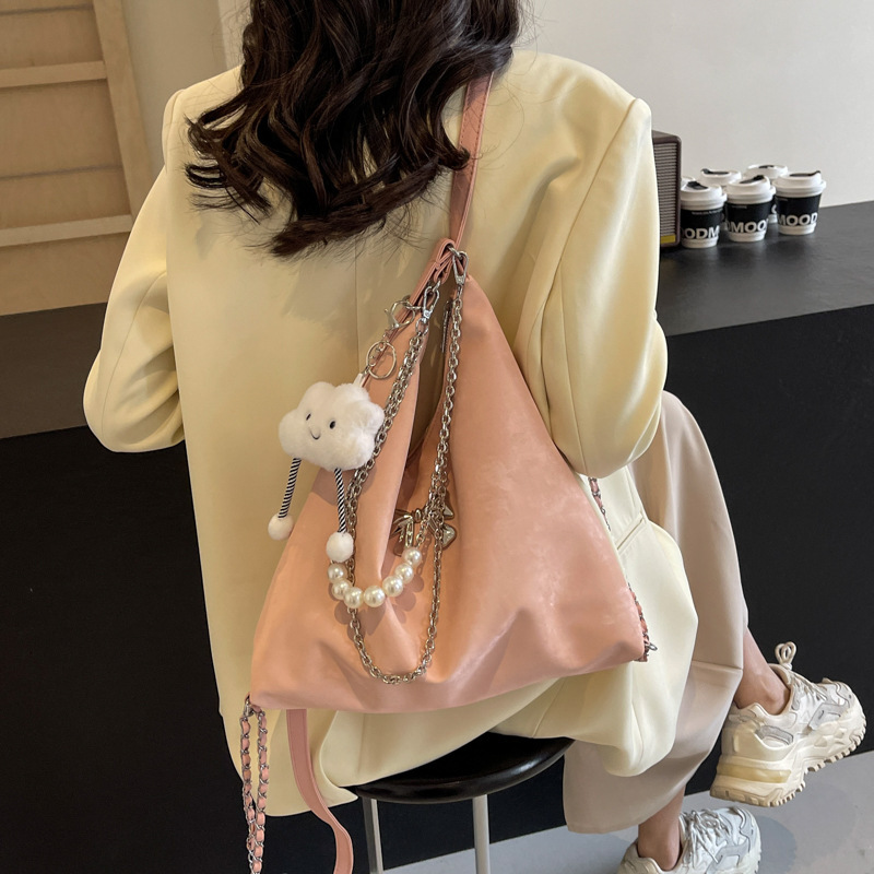 Free shipping designer Large Capacity Commuter Backpack for Women Spring/Summer New Fashionable Trendy Shoulder Bag