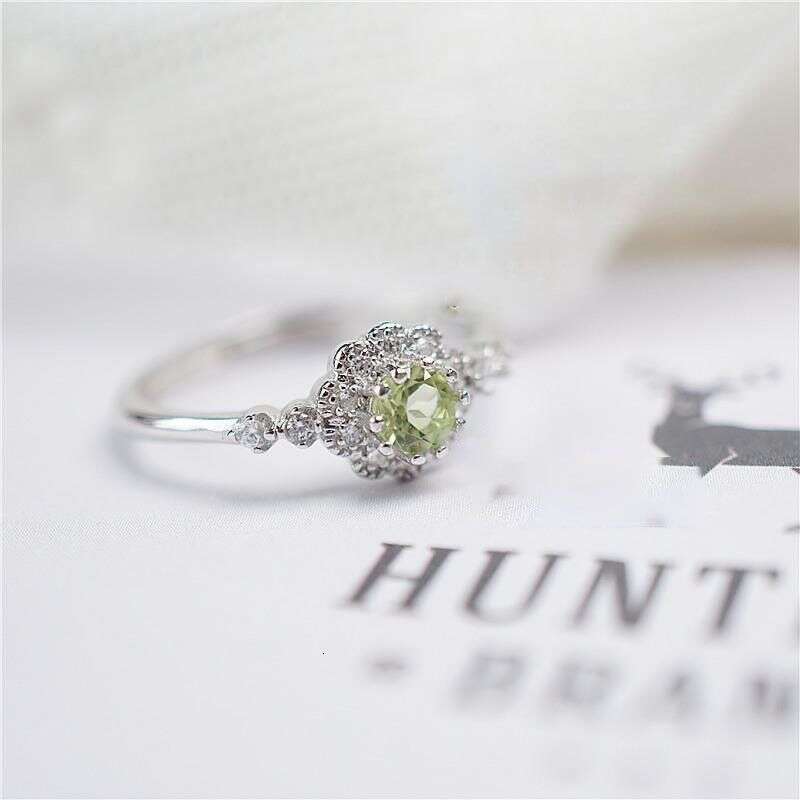 Anti-Pyrite for Women Green Open Ring with Inlaid Diamonds Super Shiny Lace Round Style
