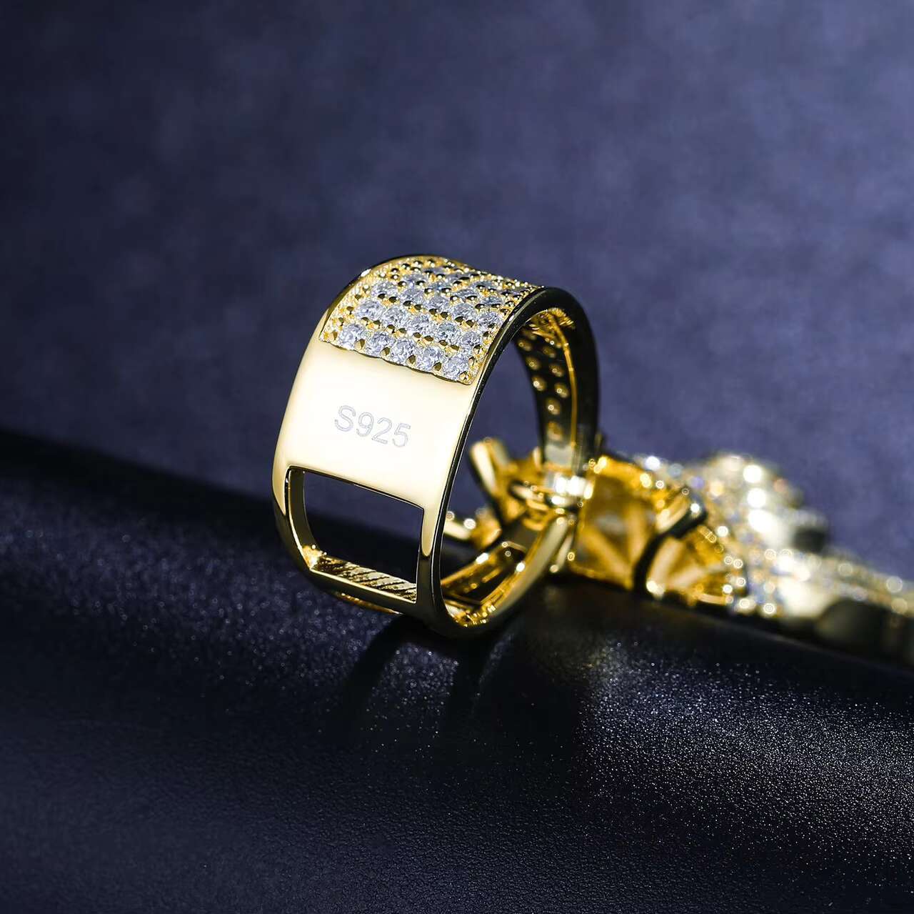 New Arrival Iced Blinged out Fatima Hamsa Hand Kings Crown 925 Silver Pendant Chain Moissanite High Quality Pendants Charms
