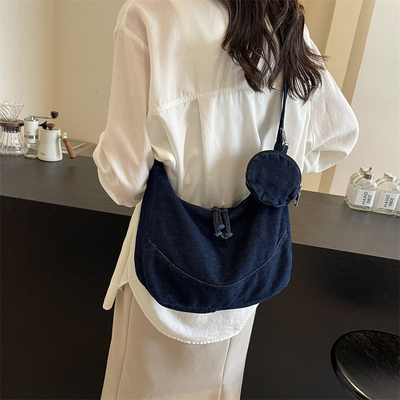 Free shipping designer Large Capacity Denim Bag for Women New Summer Casual Niche Commuter Bag with High-end Feel Versatile Crossbody Bag