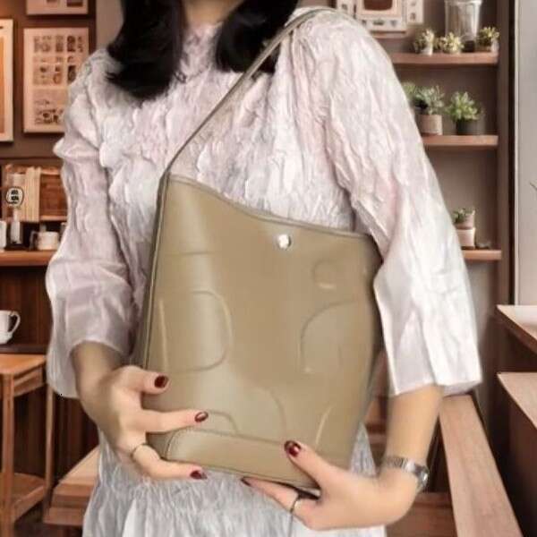 RALY Bucket Thailand High-end 2024 New Versatile Commuter Shoulder Bag Large Capacity Handbag
