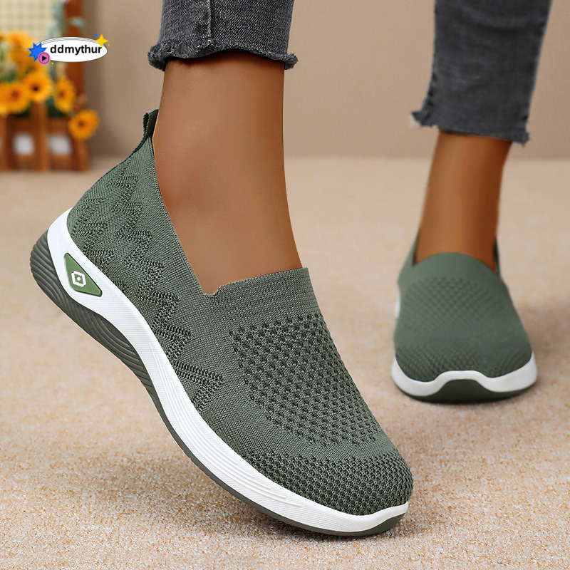 Women's New Style Breathable Casual Slip-On Mom Old Beijing Cloth Flat Single Shoes ddmythur