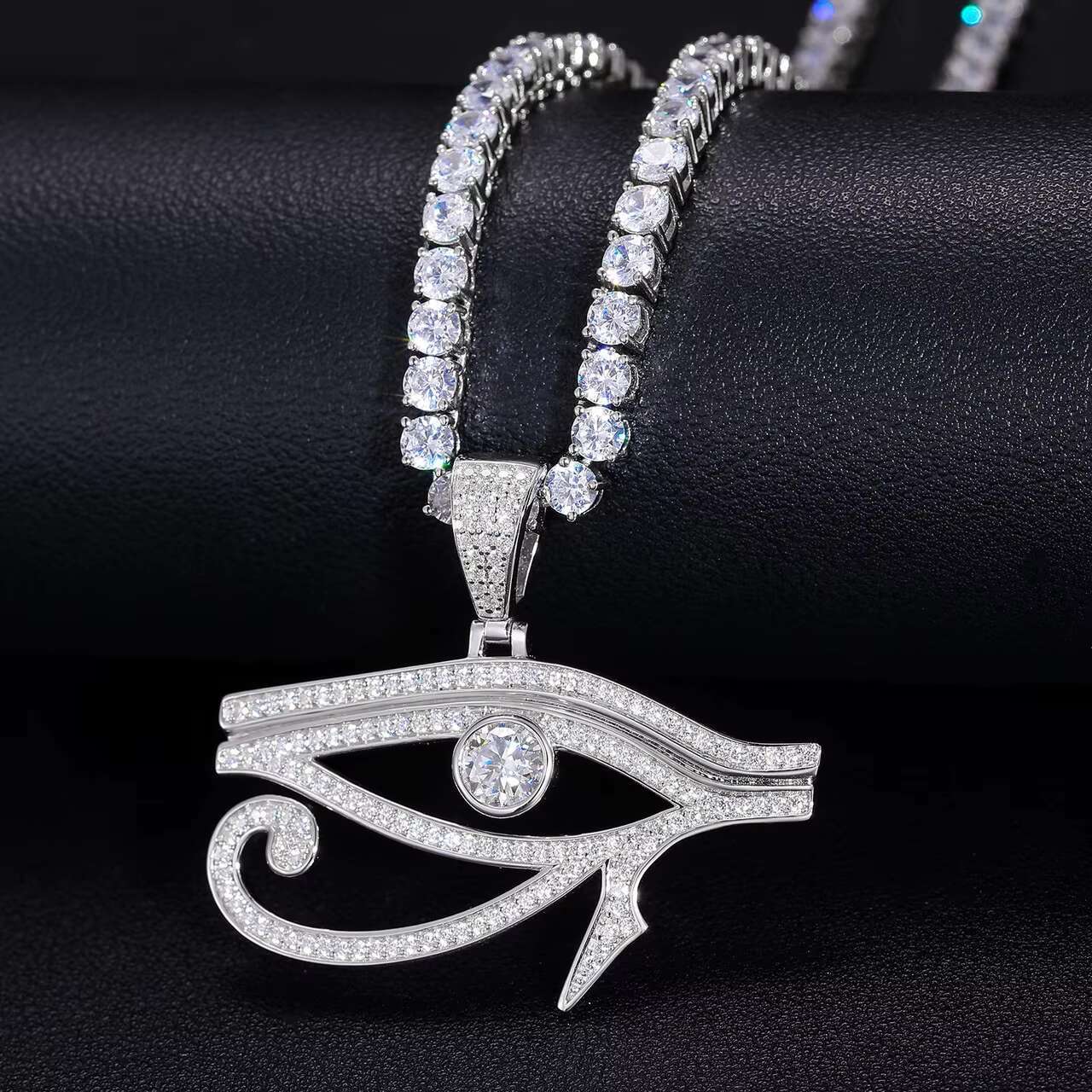 New Exotic VVS Lab Diamond Ancient Egypt Eye of Horus Pendant Moissanite Hip Hop Necklace with Unique Design