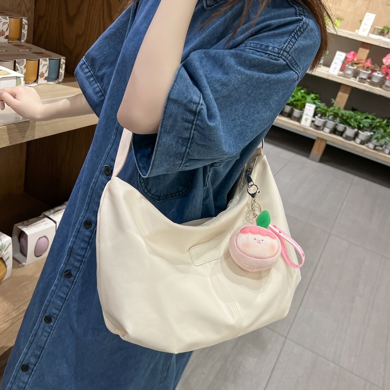 Free shipping designer 2025 New Japanese Style INS Large Capacity Shoulder Bag for Women Casual Dumpling Bag for Students Class Commuting Crossbody Ba