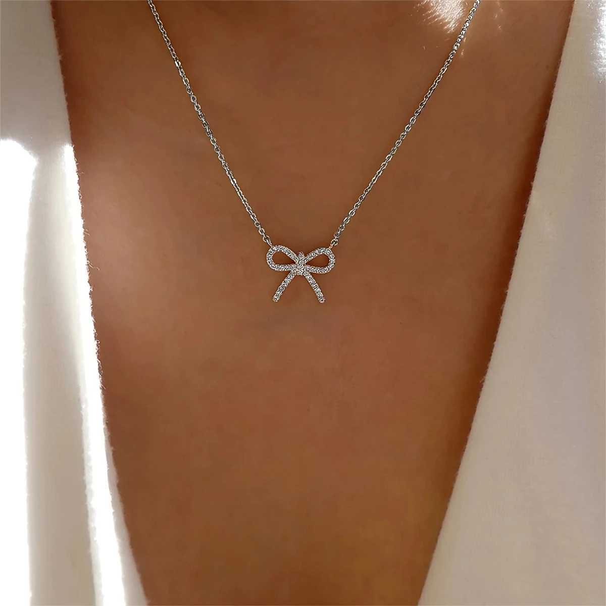 Summer Womens Fashion Simple Bow Decoration Necklace Inlaid Sparkling Rhinestones Charming Daily Versatile Party Jewelry W250618
