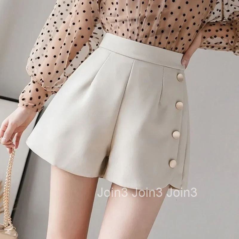 Woman Short Pants Wide Suit with High Waist Shorts for Women Summer Aesthetic XL Casual Trend 2025 Outdoor Japanese 2000s Style