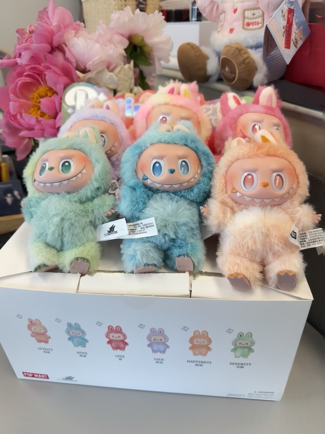 New Arrival Labubu comes with a seat and Macaron vinyl doll backpack decoration pendant for surprise blind box girls mysterious gifts T250324