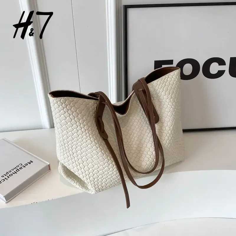 2025 New Style Autumn/winter Fi H7 Vintage Diamond Woven Large-capacity Bag for Women Tote Niche All-in-e Shoulder Bag B250618