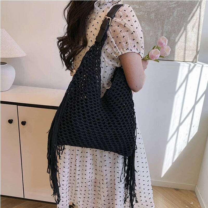 Vintage Tassel Tote Bags Women Fashion Hollow Out Woven Large Capacity Commuting Shoulder Versatile Knit Beach Bag