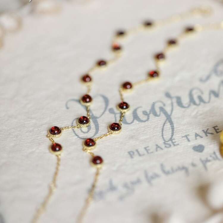 Sweet and Luxurious Style Rose Vermilion High Imitation Garnet Crystal Bracelet for Women Simple Versatile Elegant Niche