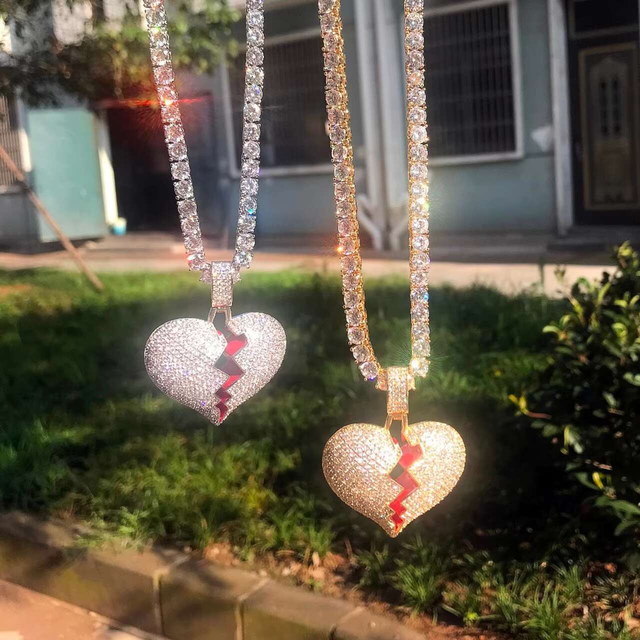 New Trendy 18K Gold 925 Silver Hip Hop Style Broken Heart Moissanite Pendant Necklace Unique Fashionable Pendants Charms