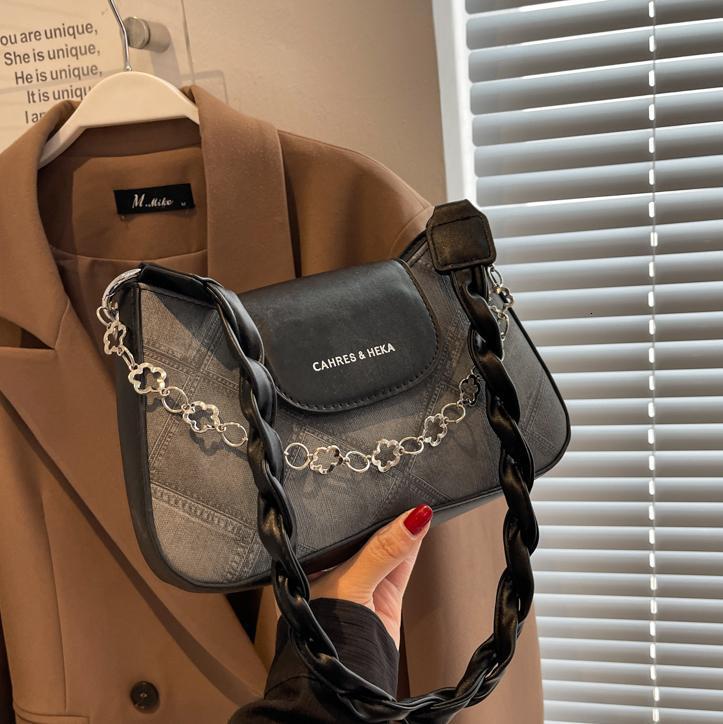 Free shipping designer Bao Bao Niche Wasteland Bag 2025 New Women Bag Versatile Crossbody Bag Retro Shoulder Bag Underarm Bag Small Square Bag