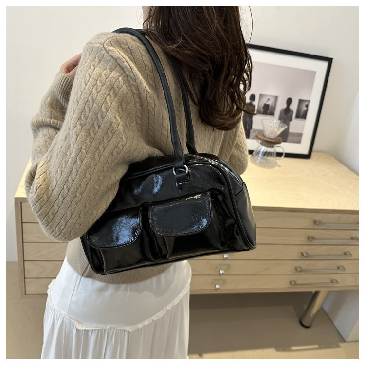 Free Delivery Of 2025 New Designer Bags Fashionable And Casual High-quality Shopping Bags Large Capacity Women's Commuting Handbags Retro Armpit 