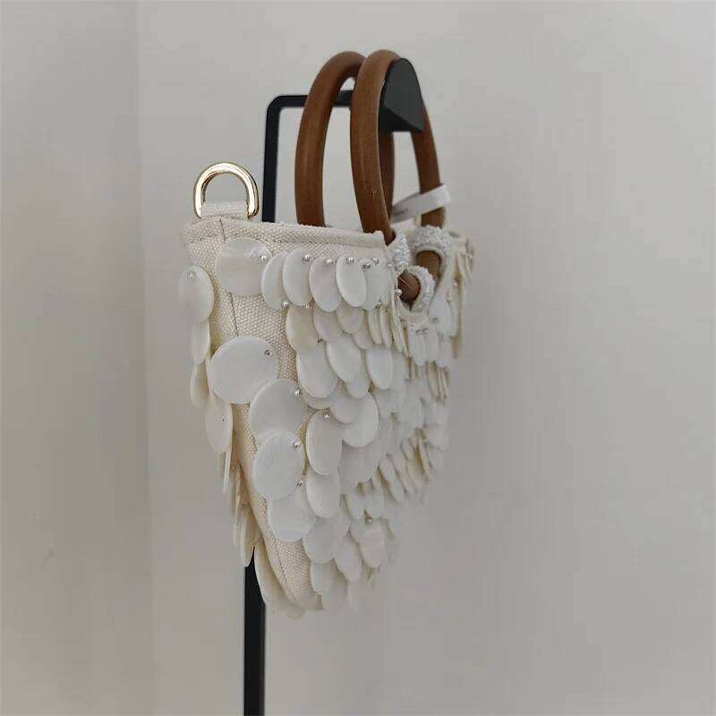 Handmade Handbags Fashion Wooden Circular Handle Women's Natural Shell Beaded Luxurious Design Summer Beach Tote Bag
