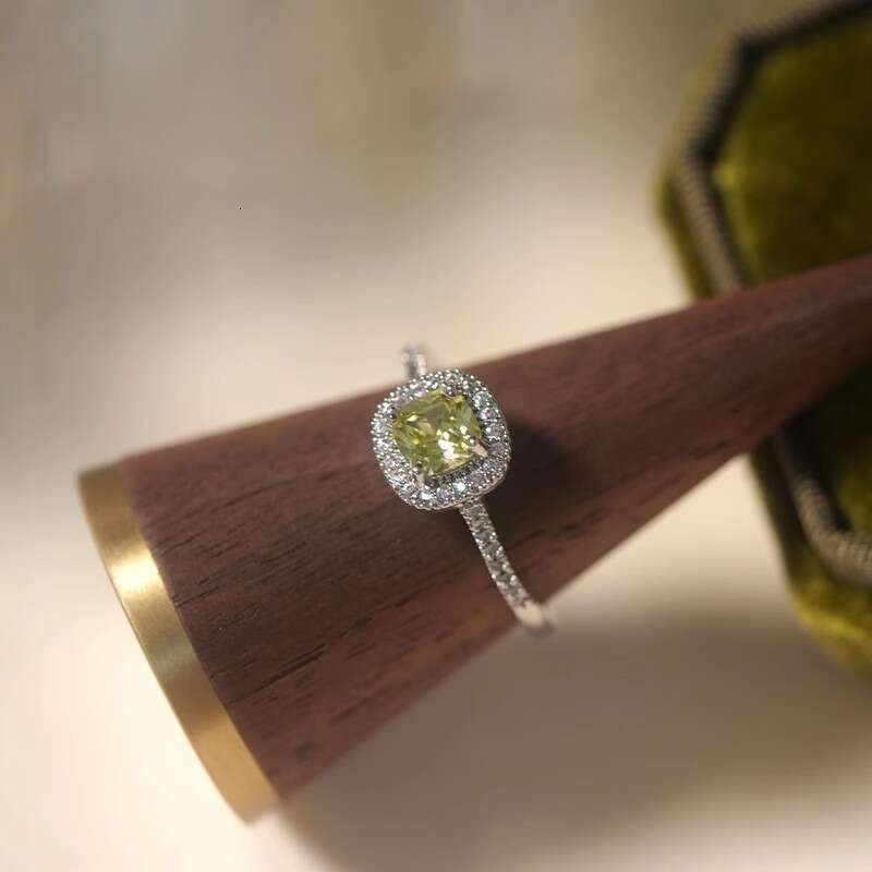 2025 French Style Olive Green Adjustable Open Ring for Women, Niche Design, Light Luxury, High-end Feel, New Model
