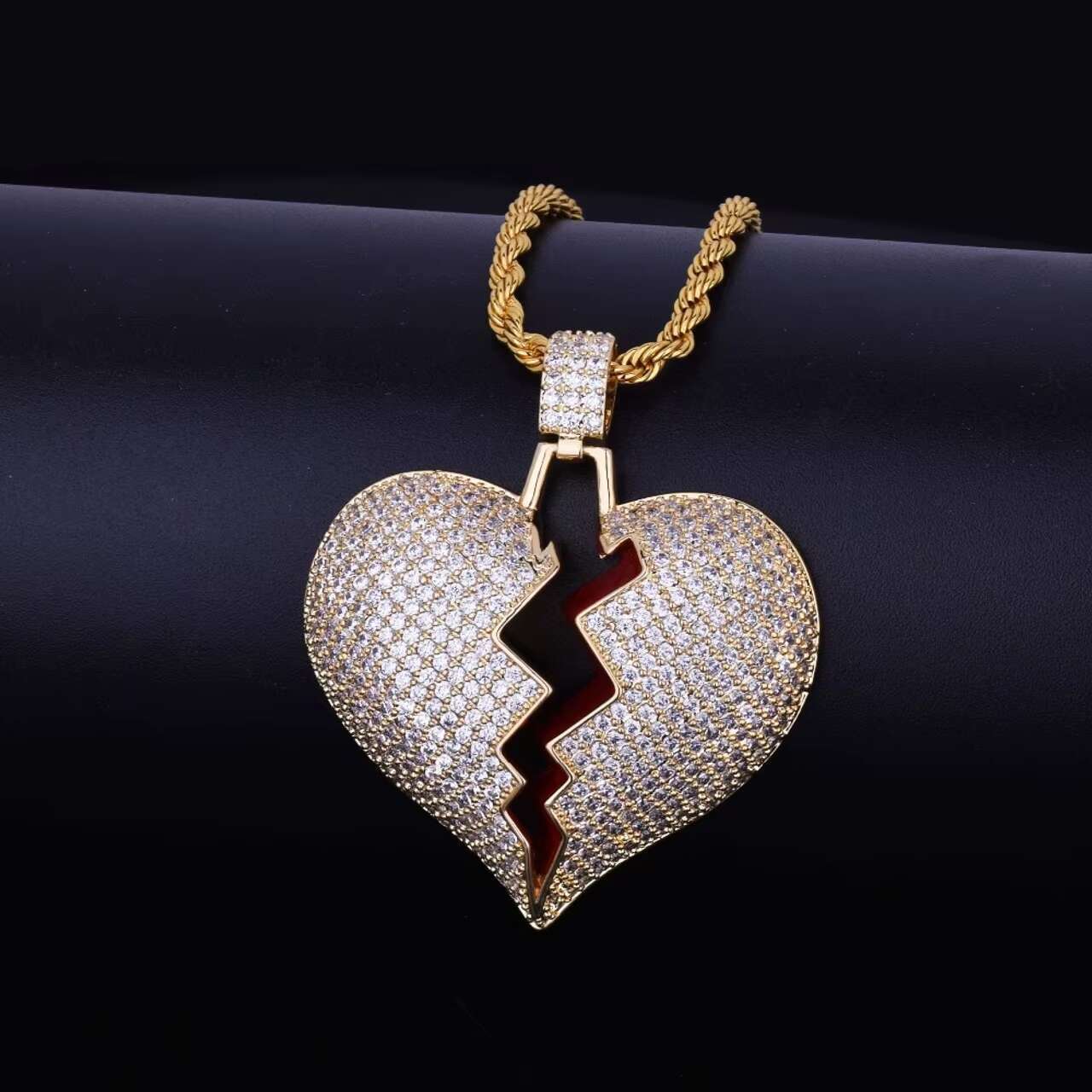 New Trendy 18K Gold 925 Silver Hip Hop Style Broken Heart Moissanite Pendant Necklace Unique Fashionable Pendants Charms