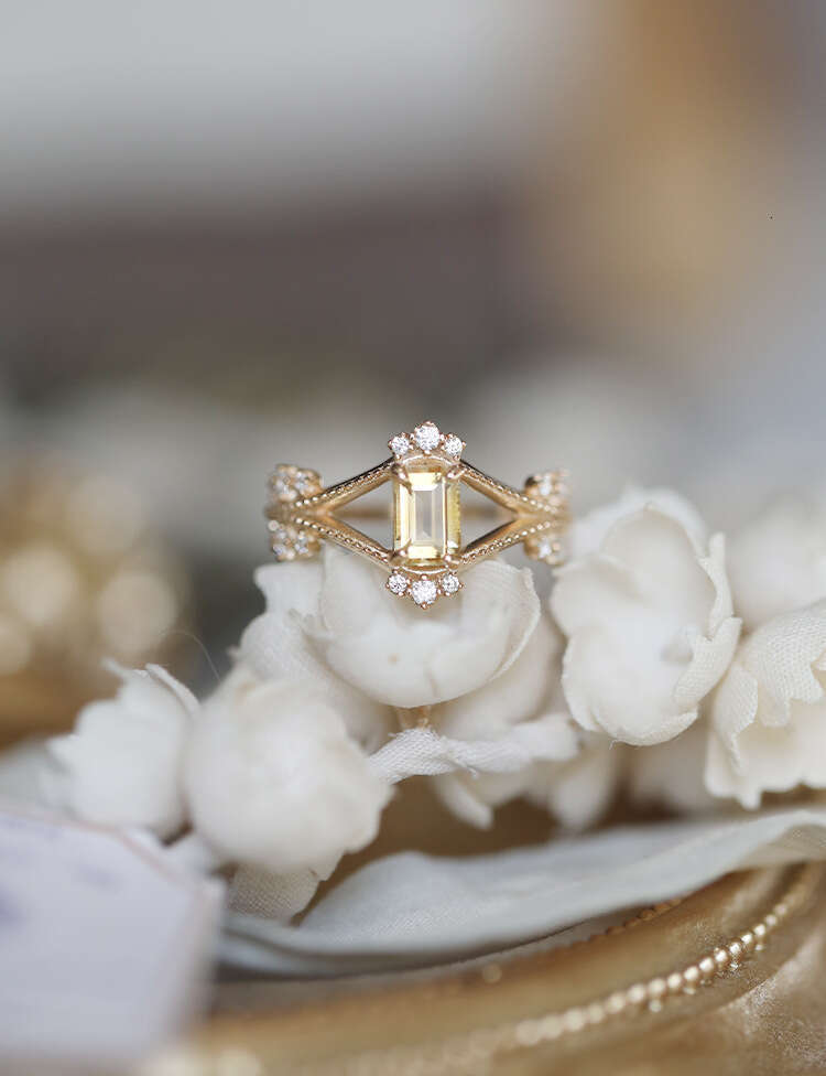 Sud de Holiday in Southern France High-End Natural Yellow Crystal Princess Cut Light Luxury Versatile Ring