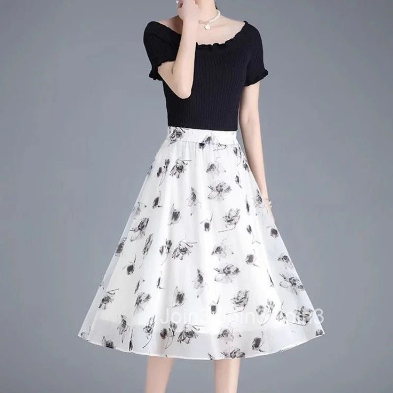Woman Skirt Chiffon Midi Pleat White Pleated Streetwear New in Korean Style Casual Modest Fashion Y2k Vintage V Skirts for Women
