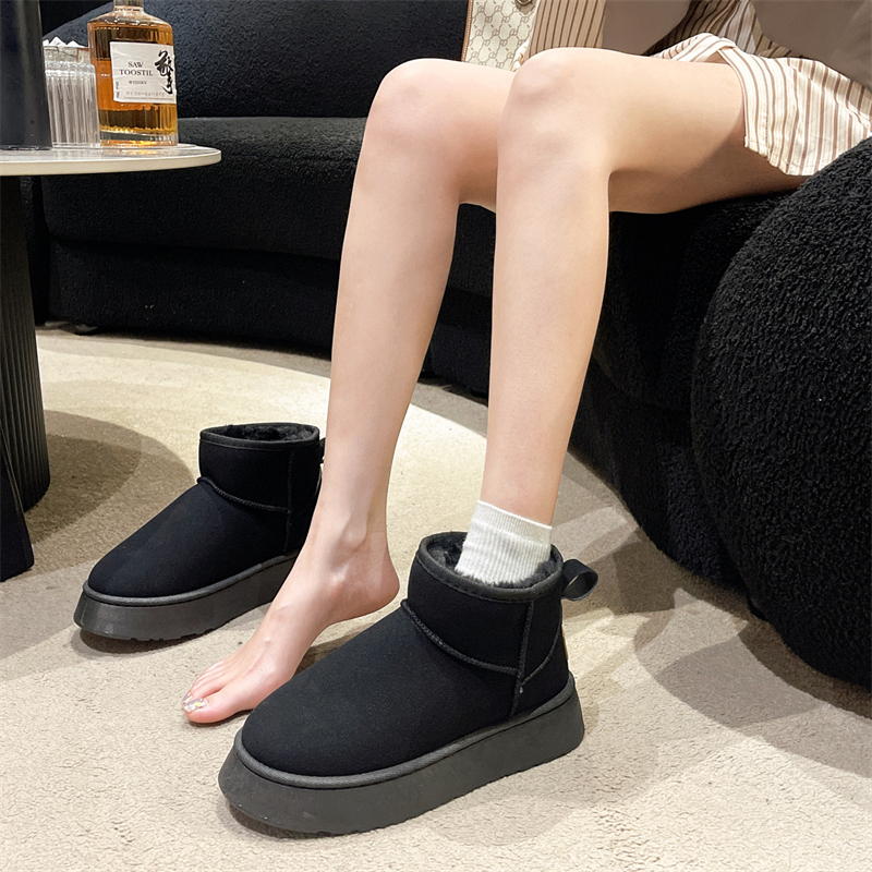 hot Free shipping designer Boots for woman winter cotton shoes keep warm anti slip Ankle Boots Fashion casual classic snow boots black brown
