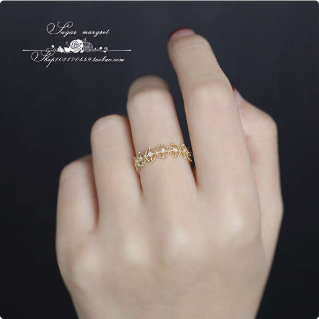 The poem of Gilgamesh.Luxurious and Exquisite Window Flower Lace Hollow Gold-Plated Open Ring