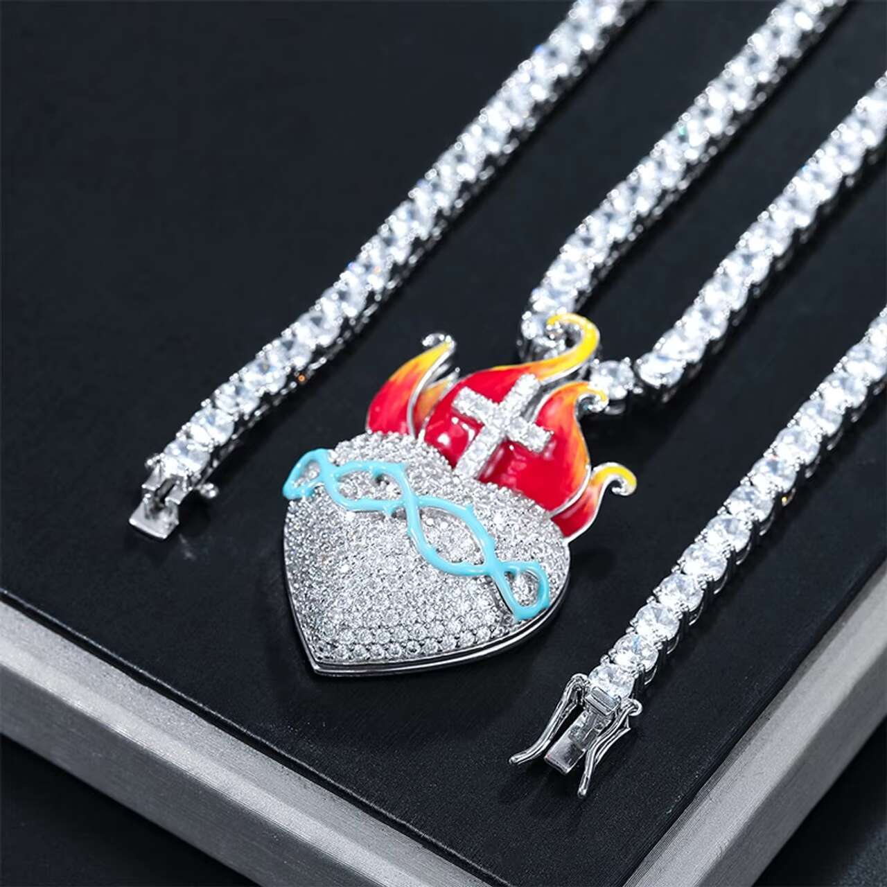 Luxury 925 Sterling Silver Moissanite Diamond Heart Pendant Necklace Unique Cross Flame Glow Dark Jewelry with Pendants Charms