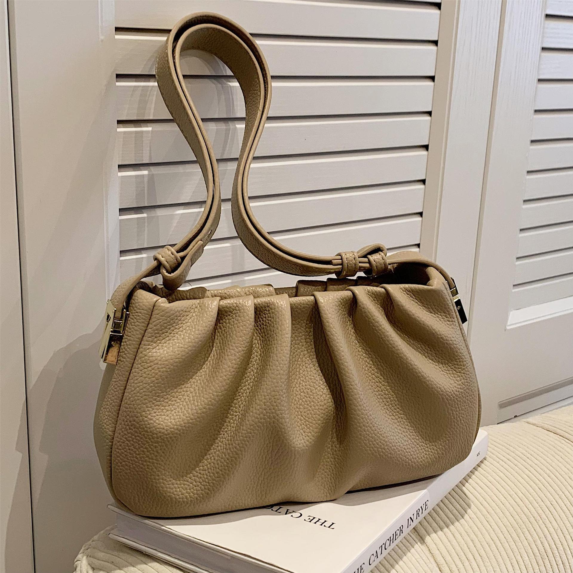 Free shipping designer Bag Wrinkle Cloud Bag 2025 New Women Bag Trendy Crossbody Bag Stylish Shoulder Bag Underarm Bag