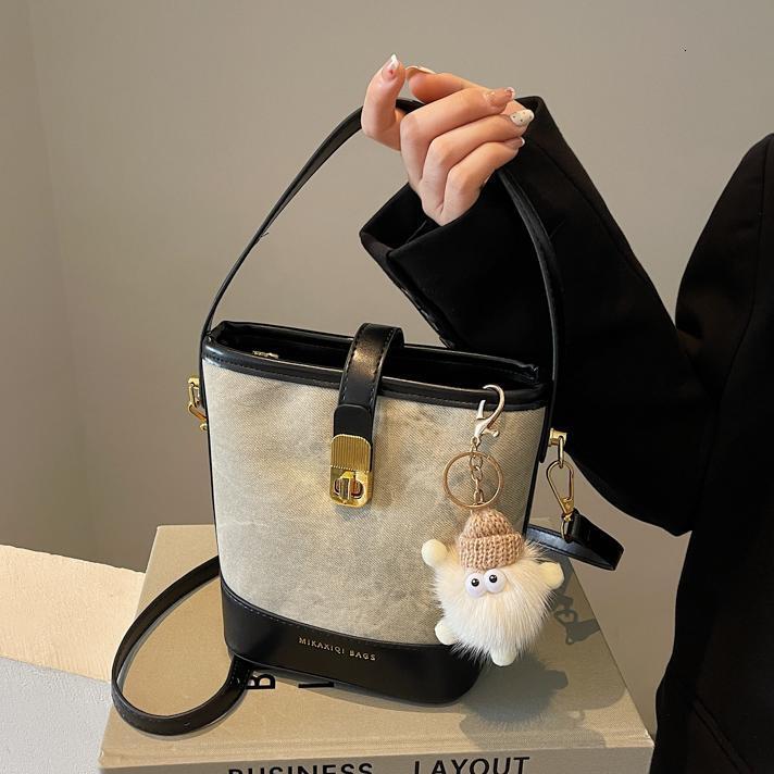 Free shipping designer Bucket Bag Women Bag 2025 New Autumn Winter Niche Design Bag Women Bag High-end Color-blocking Retro Hot-selling Crossbody Bag