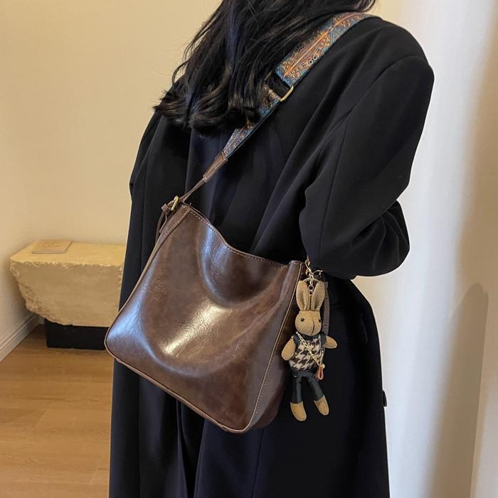 Free shipping designer Women Bag 2025 New Bucket Bag Simple Casual Versatile Stylish High-end Shoulder Bag Crossbody Bag