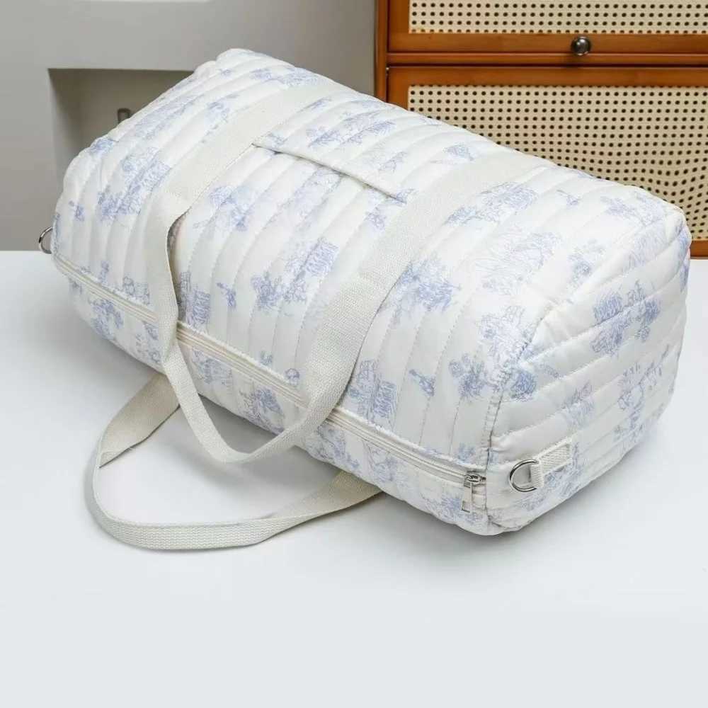 Quilted Duffle Bag For Women Cute Weekender Bag Heart Floral Travel Bag Aesthetic Puffer Travel Bag Diaper Tote Bag Vacation W250618