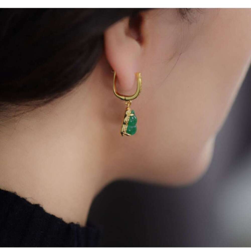 Green Chalcedony Gourd Classical Earrings for Women Elegant Simple Chinese Style Studs High-end Ear Jewelry