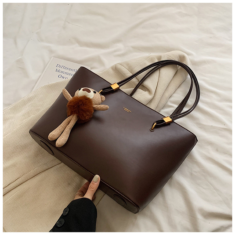 Free Shipping 2025 New Designer Bag Fashionable High-quality Shopping Bag Retro Large Capacity Unique Women's Commuting Shoulder Handbag