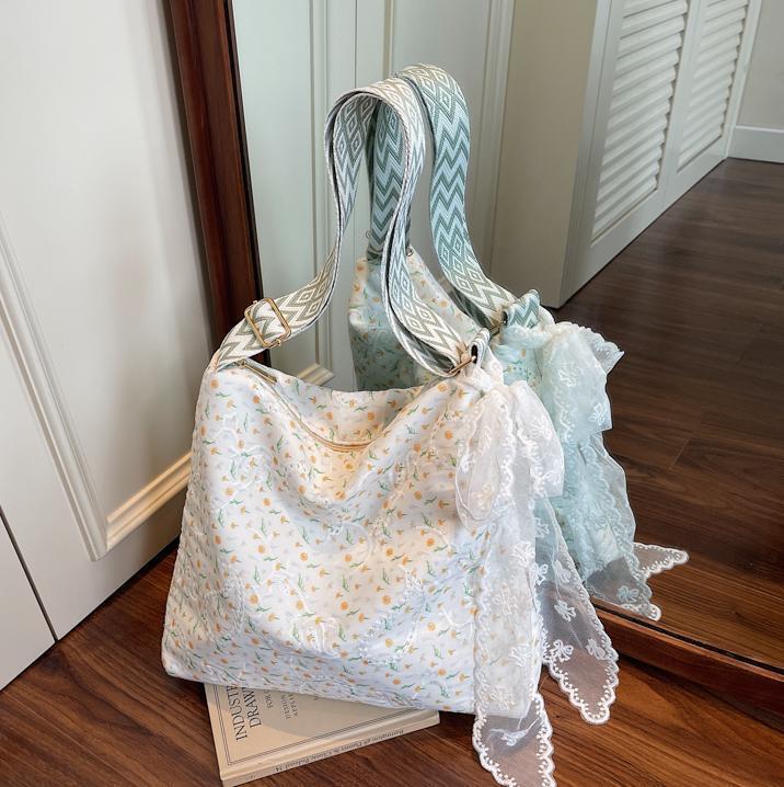 Free shipping designer Japanese Style Pastoral Floral Canvas Bag for Women 2025 New Large Capacity Tote Bag for Commuting and Shopping