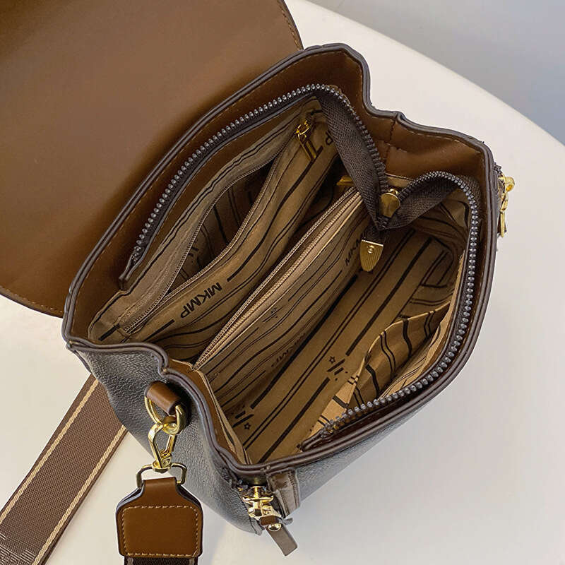 High-Quality Texture Women's New Fashion Versatile Niche Elegant Shoulder Bag Trendy Handbag