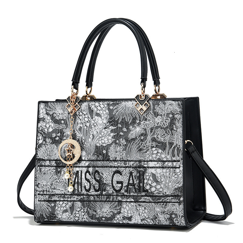 Ladies' Handheld Designer Bag 2025 New Middle Aged Ladies' Handbag Fashionable And Elegant Large Capacity Single Shoulder Crossbody Bag
